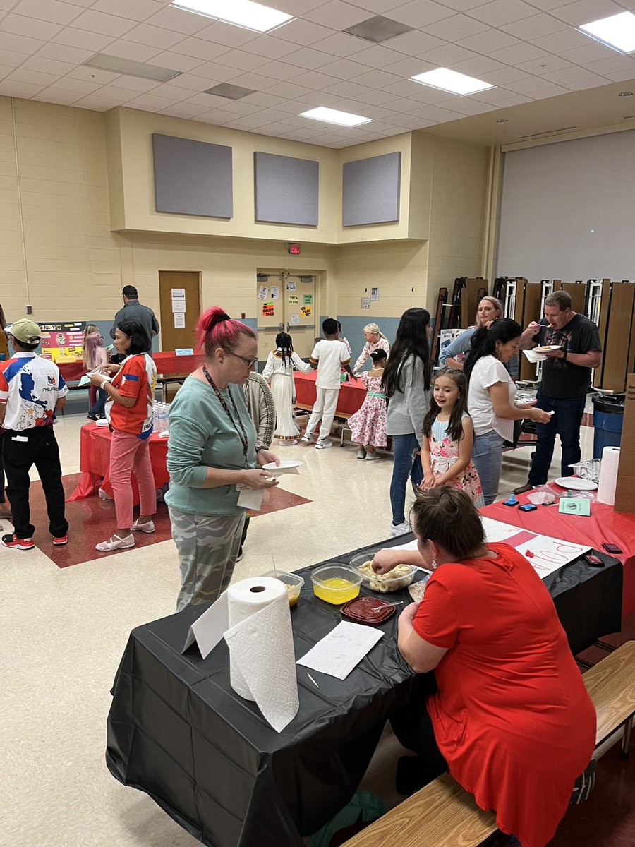PrincipalRfcps's tweet photo. Multicultural Night is underway @CMESLions #ROAR https://t.co/0t0TNzMDc4