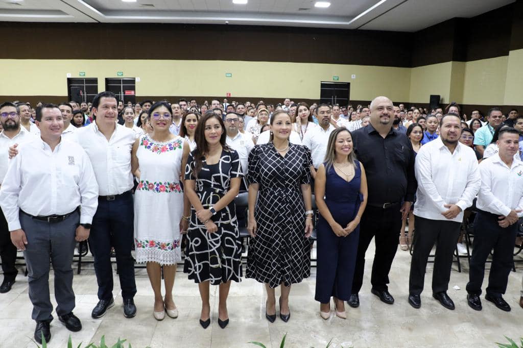 La Doctora Rosaura Villanueva Arzápalo, Fiscal Anticorrupción de Quintana Roo (FECCQROO) y Presidenta de la Conafa atestiguó el inicio de la capacitación de poco más de 700 servidores públicos a través del:
Más información:
feccqroo.gob.mx/index.php/noti…