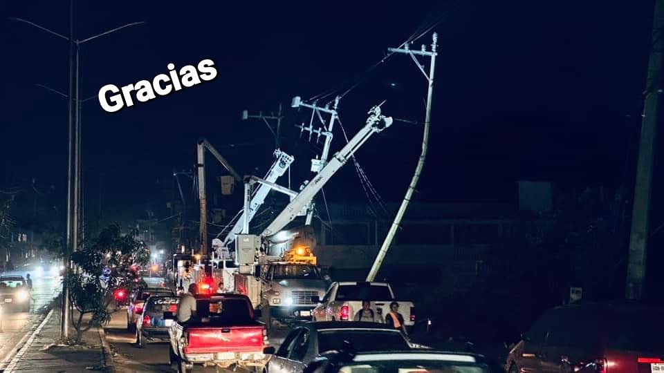 Jorge52618090's tweet photo. #CfeNOpagaAsusJUBILADOS

Sr Presidente las Mutilaciones al CCT 2016 fueron: Aguinaldo, Despensa, Bono de Actuación y Pago de Pensión Jubilatoria con el 100 % del último salario del puesto titular 
@lopezobrador_
@Claudiashein
@ManuelBartlett
#lopezobrador 
@SUTERM_NACIONAL
@todos https://t.co/McoPBZZq3e