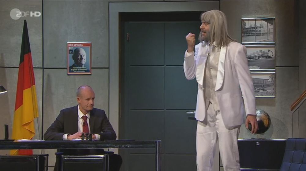 Seebrücke Frankfurt (@seebrueckeffm) on Twitter photo "Das #Asylrecht ist kein Akt der Barmherzigkeit. Das Asylrecht ist ein dem Grauen des 2. Weltkrieges abgetrotztes Recht. Und deswegen heißt es auch Asyl-RECHT und nicht Asyl-schaun-mer-mal!"
#Anstalt #DieAnstalt <a href="/ZDF/">ZDF</a> "Das #Asylrecht ist kein Akt der Barmherzigkeit. Das Asylrecht ist ein dem Grauen des 2. Weltkrieges abgetrotztes Recht. Und deswegen heißt es auch Asyl-RECHT und nicht Asyl-schaun-mer-mal!"
#Anstalt #DieAnstalt <a href="/ZDF/">ZDF</a>