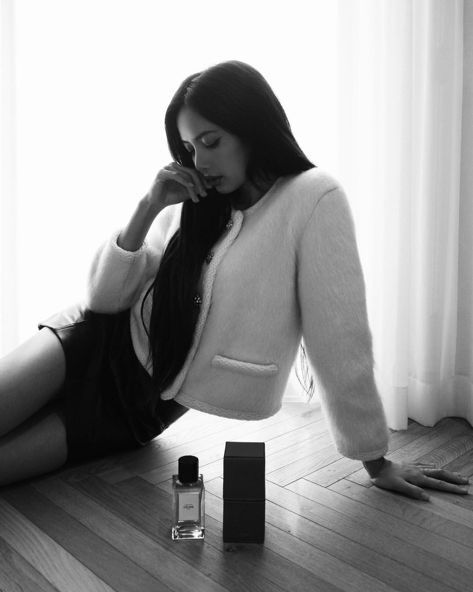 LiliesHomeBR's tweet photo. BRAND REPUTATION FOR LISA

RPST &amp;RP

블랙핑크 리사 최고의 여자 
블랙핑크 리사, 우리는 너를 너무 사랑해
블랙핑크 리사, 당신은 사랑을 받고 있습니다
블랙핑크 리사, 우리는 항상 당신을 자랑스럽게 생각합니다

블랙핑크 리사 #LISA #리사  #블랙핑크 #LALISA #MONEY #SG #SHOONG #ลิซ่า #ลลิษา https://t.co/LN0pB9drcy
