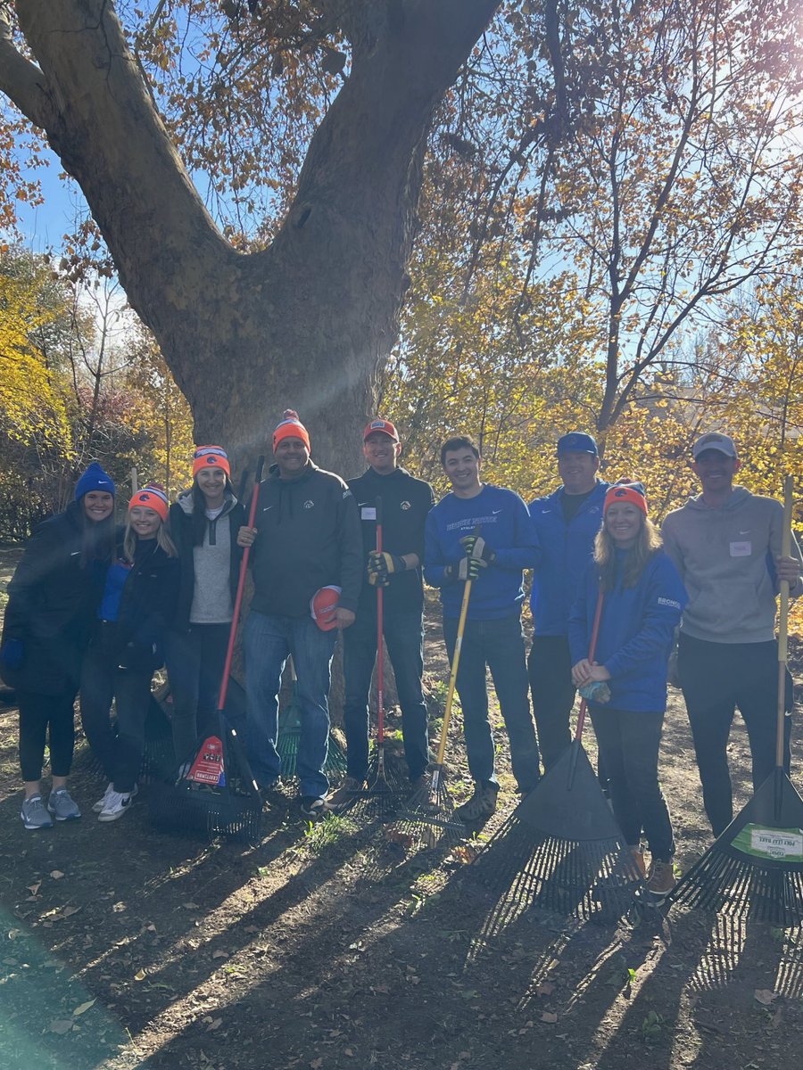 bspbronco's tweet photo. Happy Share The Care Day! Another successful Bronco Rake Up! 🍂 Thank you @tacobell for the breakfast! https://t.co/b6QrDzYSpj