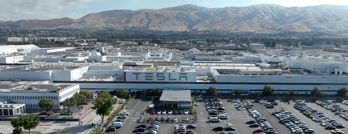 SawyerMerritt's tweet photo. NEWS: Tesla's ban on employees wearing union shirts on its production line is not a violation of federal labor law, a federal appeals court ruled, overturning a decision from the National Labor Relations Board - Bloomberg

"Tesla’s uniform policy advances a legitimate employer interest, and neither discriminates against union communication nor impacts workers’ time away from the job," the US Court of Appeals for the Fifth Circuit said today.