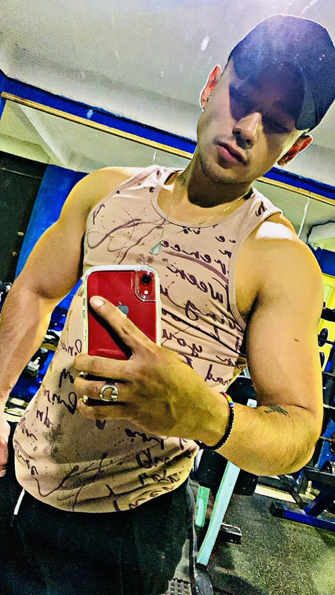 JonathanGirn17's tweet photo. Ya entrenaron?? 💪🏼💪🏼
(Quieres que te ahorque) 
😈🔥😈🔥😈🔥😈🔥😈
Retuit y te mando algo por privado! 🥵😈

#model #boy #gay #gymtime #jisus090 #PhotoMode https://t.co/9X5OrpEcYI