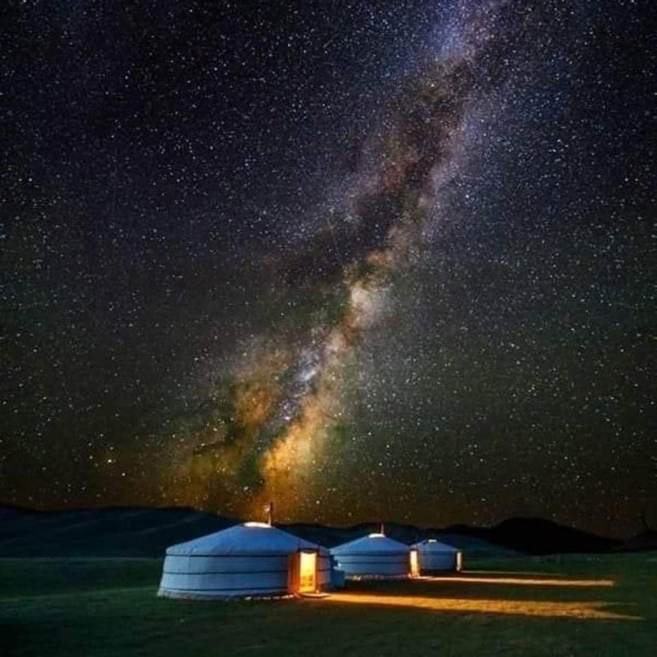 ЁСТОЙ ГОЁ ҮГ уншаад танд хүргэж байна ❤️❤️❤️🙏🙏😘😘

Сайхан зүйл тохиолдоод инээмсэглэдэг биш харин Инээмсэглэдэг учраас сайхан зүйл тохиолддог юм.😃😃😃

Элбэг хангалуун учраас хуваалцдаг биш харин Хуваалцдаг учраас элбэг хангалуун байдаг.💰💰💰

Найз болохоор л итгэдэг юм