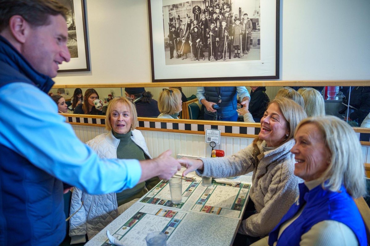 deanbphillips's tweet photo. Loved meeting folks at Lou’s Restaurant &amp; Bakery in Hanover.

Answering questions and listening to people’s dreams, struggles, and stories is how American Presidential campaigns begin in New Hampshire. https://t.co/5Ai7Bm1vc6
