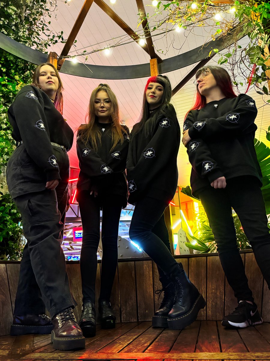 GXS//CRW001 x SARAH JANE 👻

▫️ super comfy.
▫️ aesthetically pleasing.
▫️ cute lil ghost cat.

<a href="/gxsstudios/">GXS</a>
SARAH10 10% OFF | Pre-Order before 25th Nov
Shop link in comments 👇