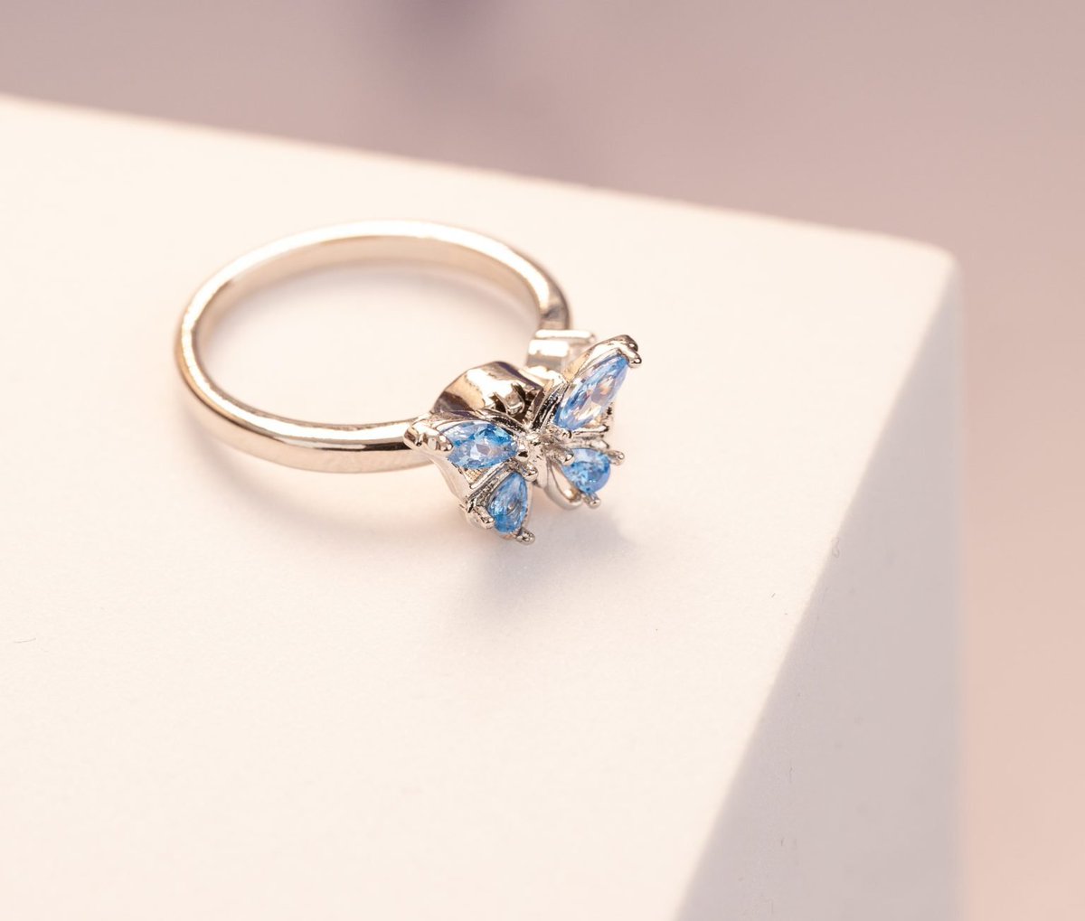 AccesoriosLyra's tweet image. Anillo para la ansiedad🦋
La mariposa es giratoria✨