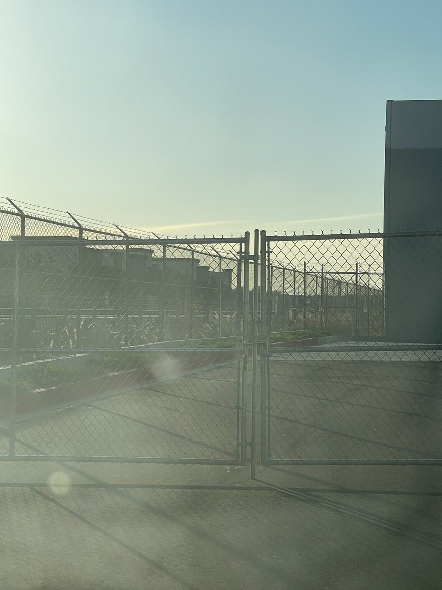 sonny0214's tweet photo. $MULN near rail road tracks but not connected and no charging station @DavidMichery Fullerton dwarfing Monrovia https://t.co/4ER4ieKmbk