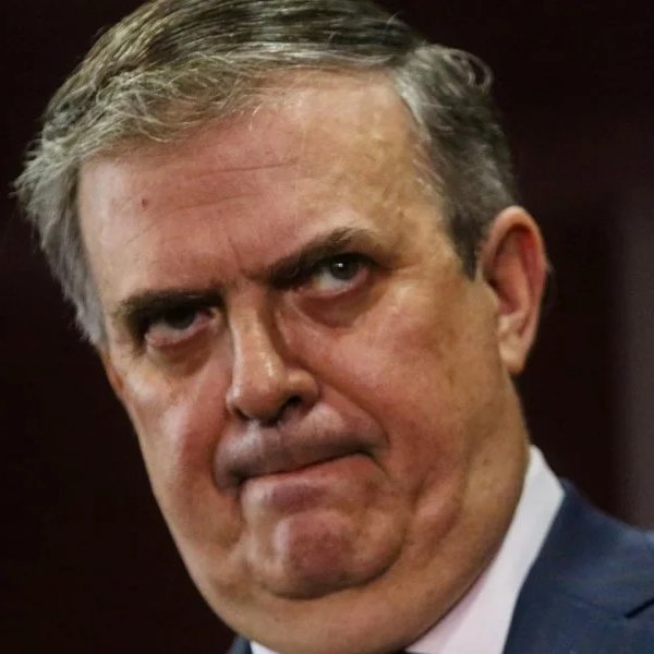 guindafenix's tweet photo. Cuando la cancillería los pudre...

Les llaman los "nunca pudierón" 

@m_ebrard --------------@JorgeGCastaneda https://t.co/KP2YOvrlJf