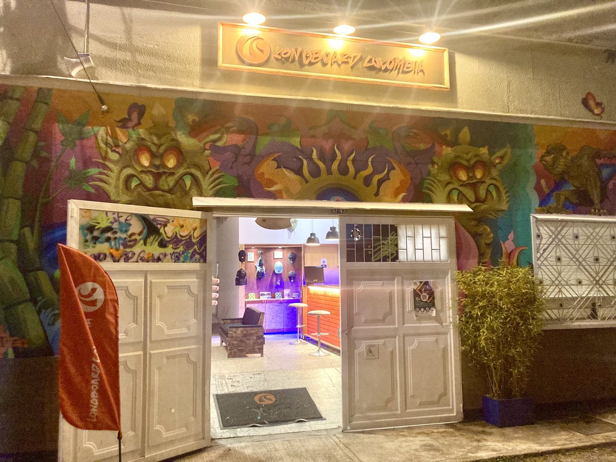 ColombiaLong's tweet image. Muy contentos de anunciar la apertura de nuestra nueva bodega en pleno centro de Chapinero. La Cueva es un espacio en el que combinamos nuestra tienda especializada en longboards y skateboards, con un parchadero que incluye mini-ramp y nuestra fábrica en la que se hacen tablas