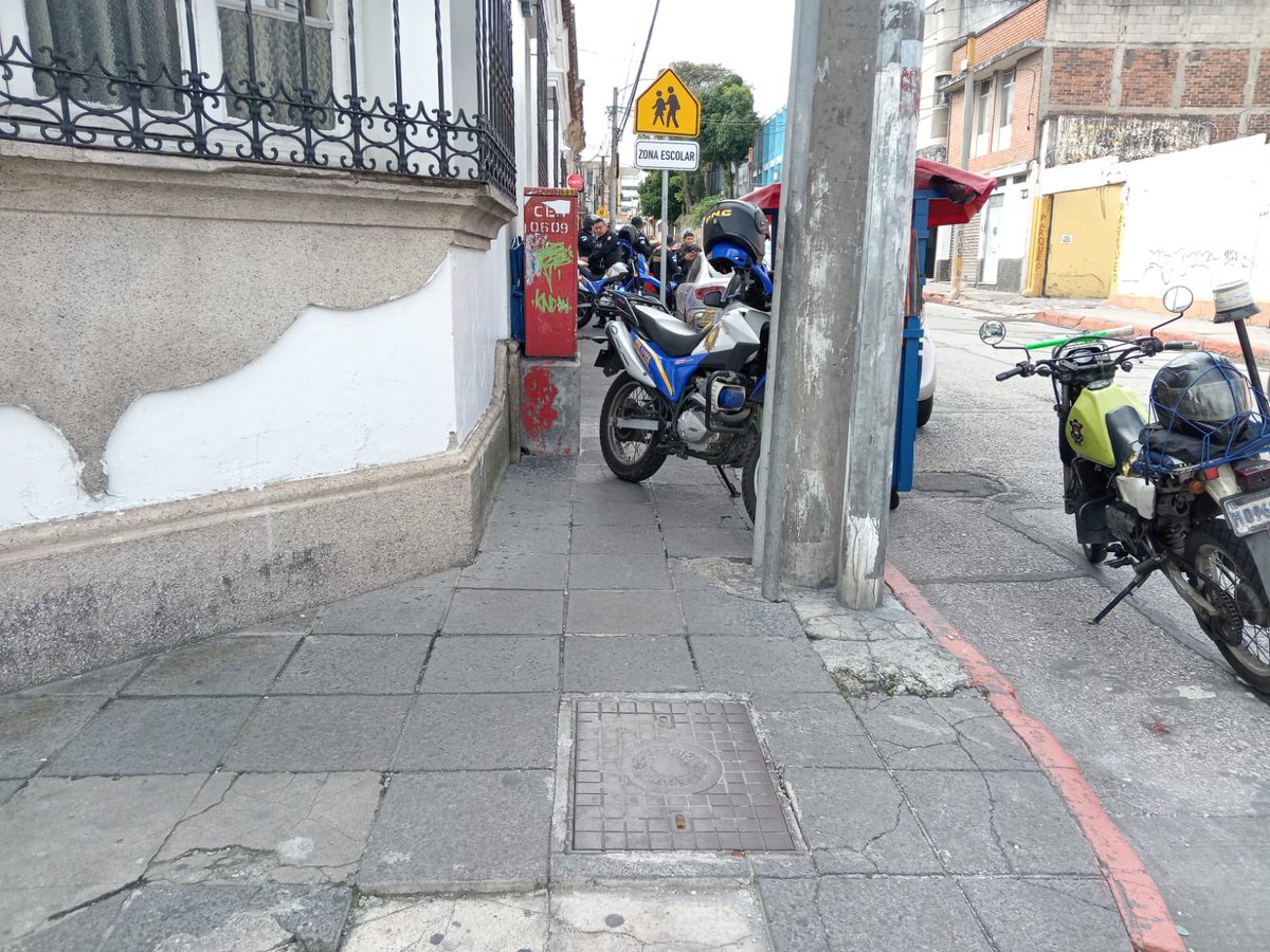Disparos

📍 3 avenida 10 calle zona 1 

Detienen a un hombre. PNC podría cerrar paso vehicular