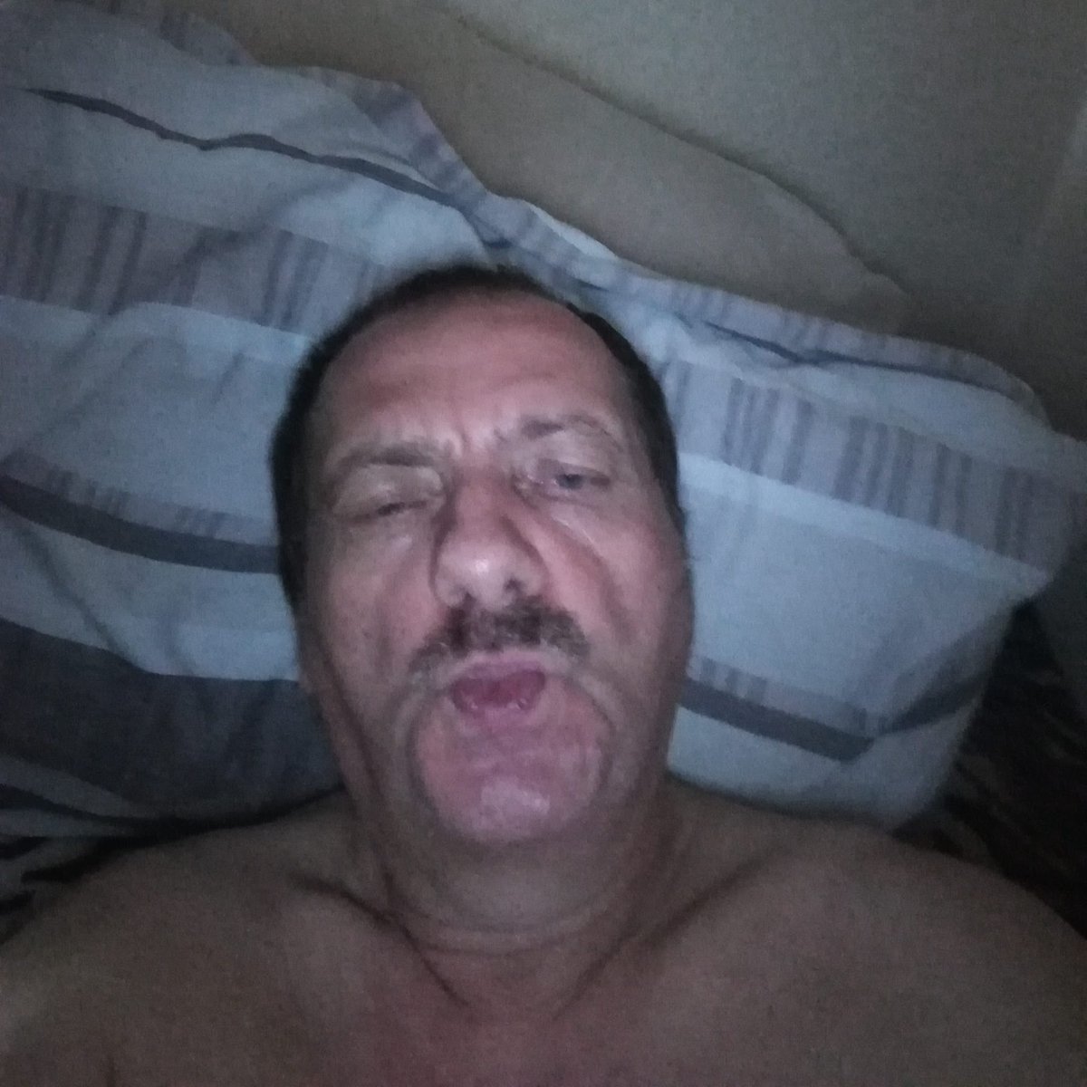 R u still whith me
