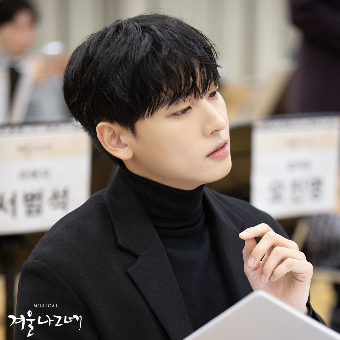 ACOMMUSICAL's tweet photo. [뮤지컬 #겨울나그네]

상견례&amp;첫 리딩 현장🚲

한민우 #인성 #렌

❄

2023.12.15 𝐂𝐨𝐦𝐢𝐧𝐠 𝐬𝐨𝐨𝐧
한전아트센터 https://t.co/9aqGFhobqw