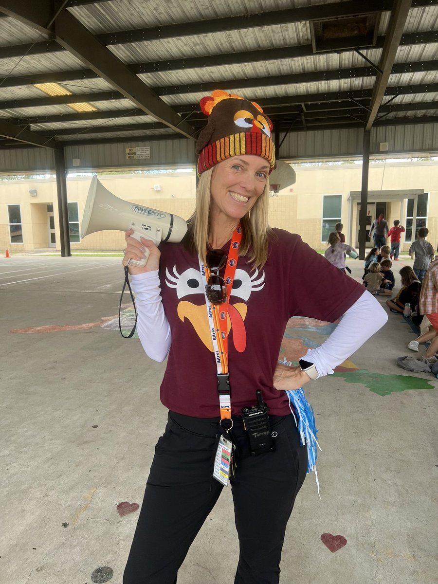 Such a fun time today “strutting our stuffing” at the Turkey Trot! A big thank you to our K Park students who were there to help &amp; cheer us on! <a href="/HumbleISD_DWE/">Deerwood Elementary</a>
#DWEJOY <a href="/HumbleISD_KPHS/">Kingwood Park HS</a>