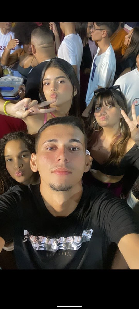 vaneessa_kelly's tweet photo. Que saudade😭😭😭😭 #voltasj🙏 https://t.co/8THkb1pEFK