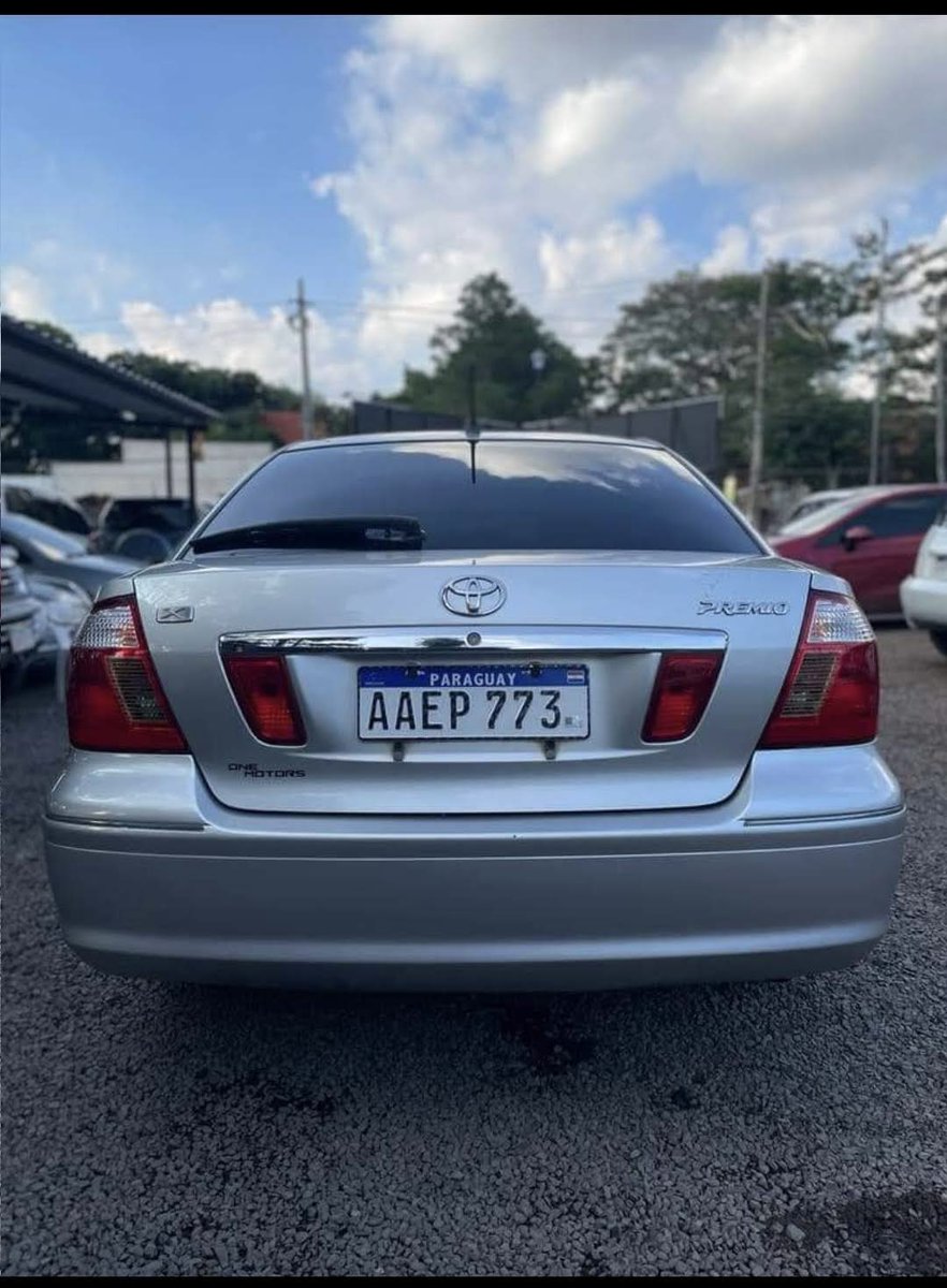 GussCaceres's tweet photo. Hola amigos, hoy me tocó ser víctima de la inseguridad de nuestro país, lastimosamente me robaron el auto. Se agradece cualquier tipo de información sobre mi vehículo al 0994 988 025 💪 https://t.co/m8Xn0cxp0S
