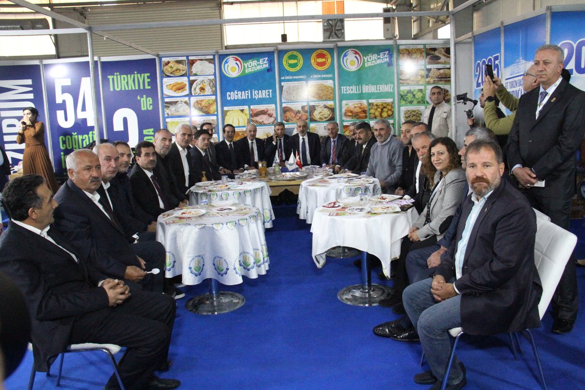 Yenisehir21's tweet photo. Diyarbakır Ticaret ve Sanayi Odası (DTSO) Mezopotamya Fuarcılık ve ALZ Diyarbakır tarafından organize edilen ve  57 ilden 168 firmanın katıldığı Mezopotamya Gurme ve Yöresel Lezzetler Fuarı’nın açılışı gerçekleştirildi. @AlzDiyarbakir @CihatAlagoz @kayadb @YesilEngin https://t.co/e2o9WzZUxn