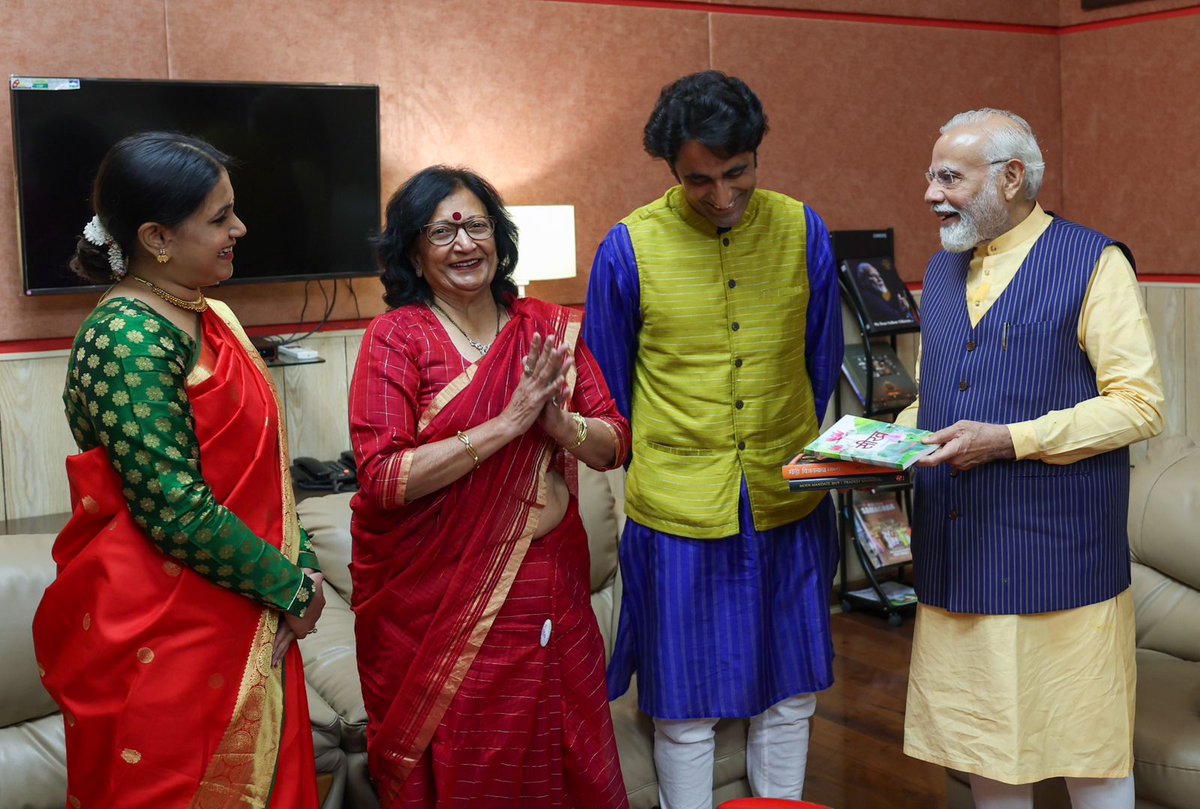 I had the privilege of meeting Honorable Prime Minister @narendramodi ji, accompanied by my family in my hometown Indore last evening.

Despite his demanding campaign schedule and extensive roadshow, Honorable Prime Minister graciously dedicated his time to engage with us.