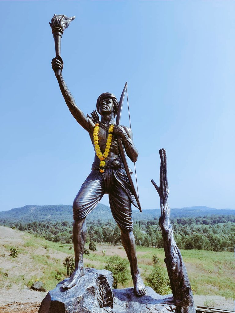 જલ જંગલ અને જમીન માટે લડત લડનારા મહાન સ્વતંત્રતા સેનાની,જનનાયક ભગવાન બિરસા મુંડાજી ની જન્મજયંતી પર શત્ શત્ નમન.