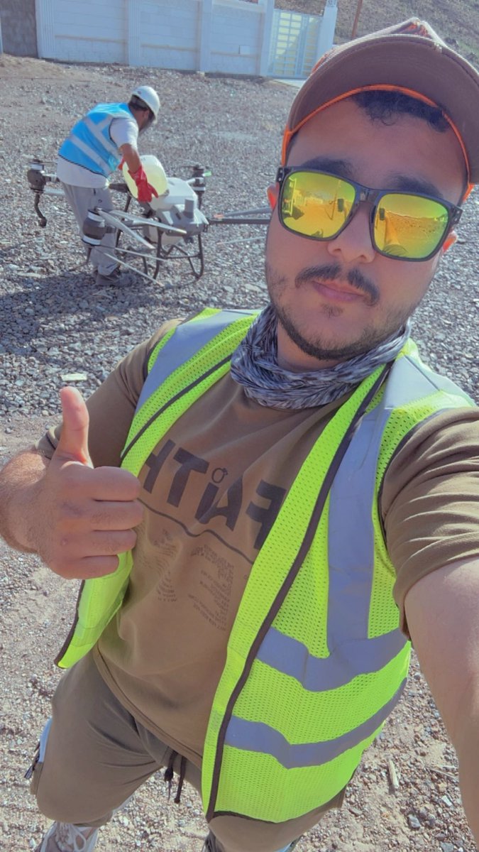 hamed_fpv's tweet photo. ونقول بسم الله بداء مشروع جديد ، مشروع مكافحة دوباس النخل لشمال الباطنة https://t.co/VFCZCWWJ5H