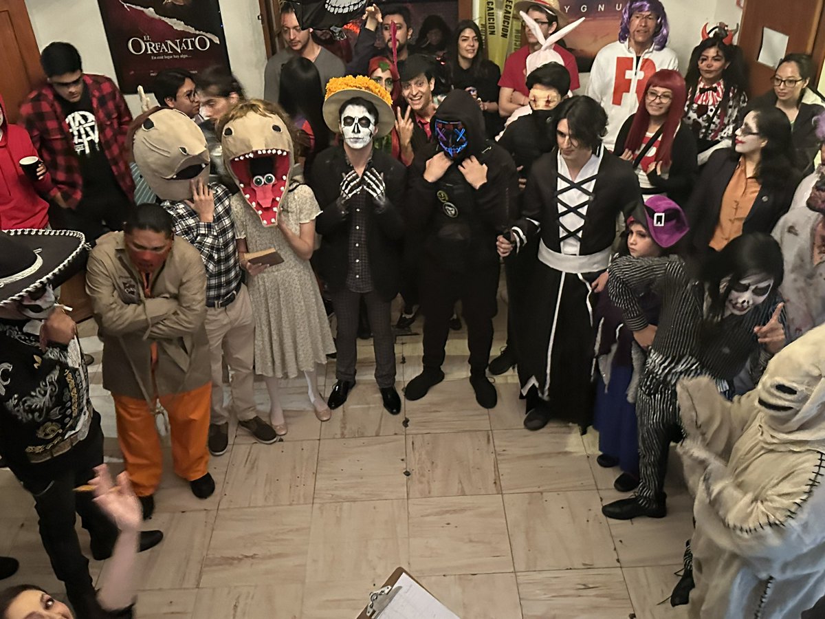 LaCuartaPared's tweet photo. Fiesta de halloween 2023. 

#disfrases #Halloween2023 #fiesta https://t.co/DCyH3ehUX3