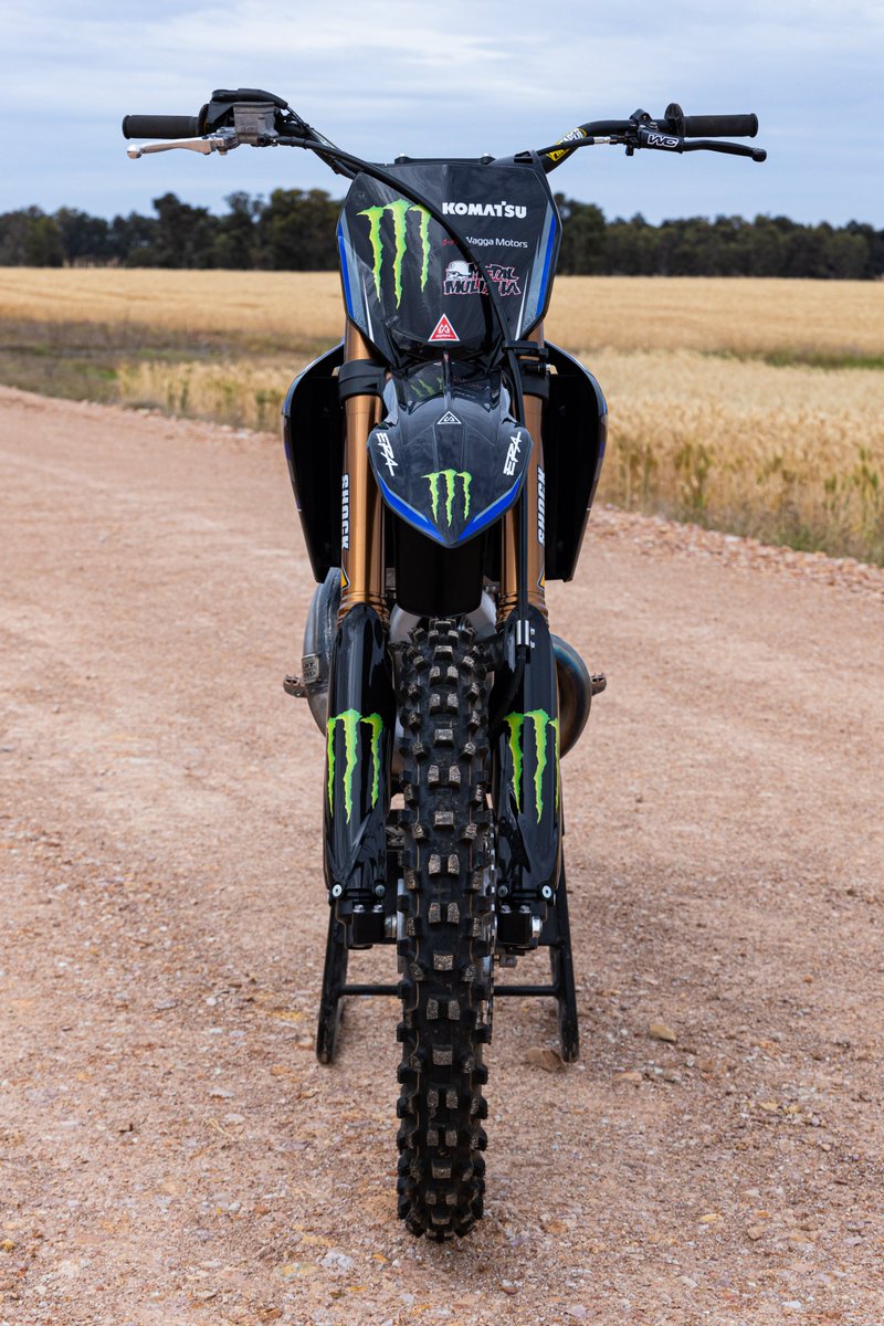 New 2024 Yamaha YZ250 came up unreal 📷

Loving the new style, what do you think of the new grab hole concept?