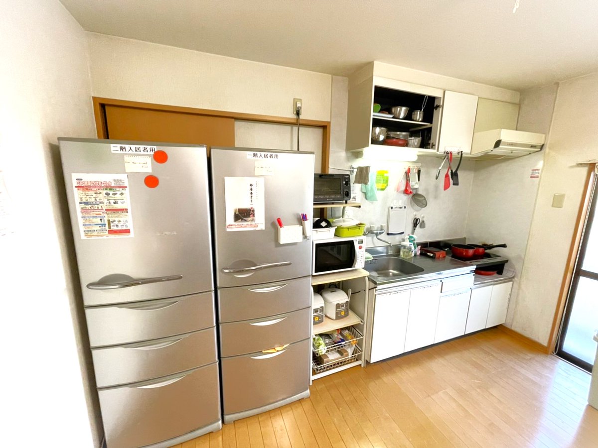 Create_GH's tweet image. さて本日は、#本郷三丁目駅 の近くにある #男女共同シェアハウス をご紹介～

街では昔ながらの店舗が点在しており、歴史館などの文化施設や庭園も多く集結している。
つまらない休日は絶対存在しないですね。

学生から社会人まで、いろんな国の方が集まっており、国際交流ができる物件です！🤗