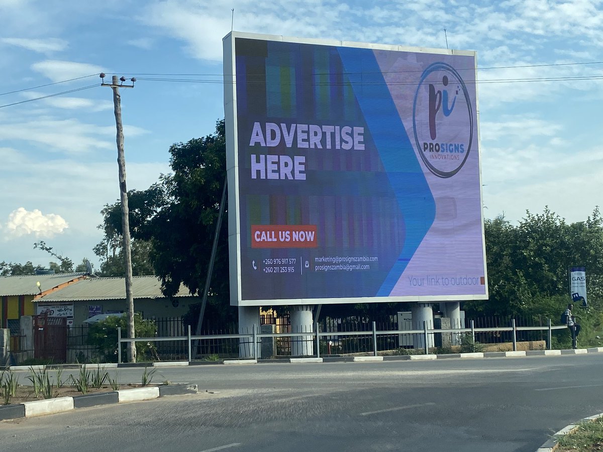Calvin_mlw's tweet image. WE HAVE THE LARGEST DIGITAL SCREEN IN ZAMBIA!

With stellar POSITIONING and high quality VISIBILITY.

Call us on +260976126147 and let your brand shine on it too. Be seen!

#OutdoorAdvertising #DataDrivenInsight