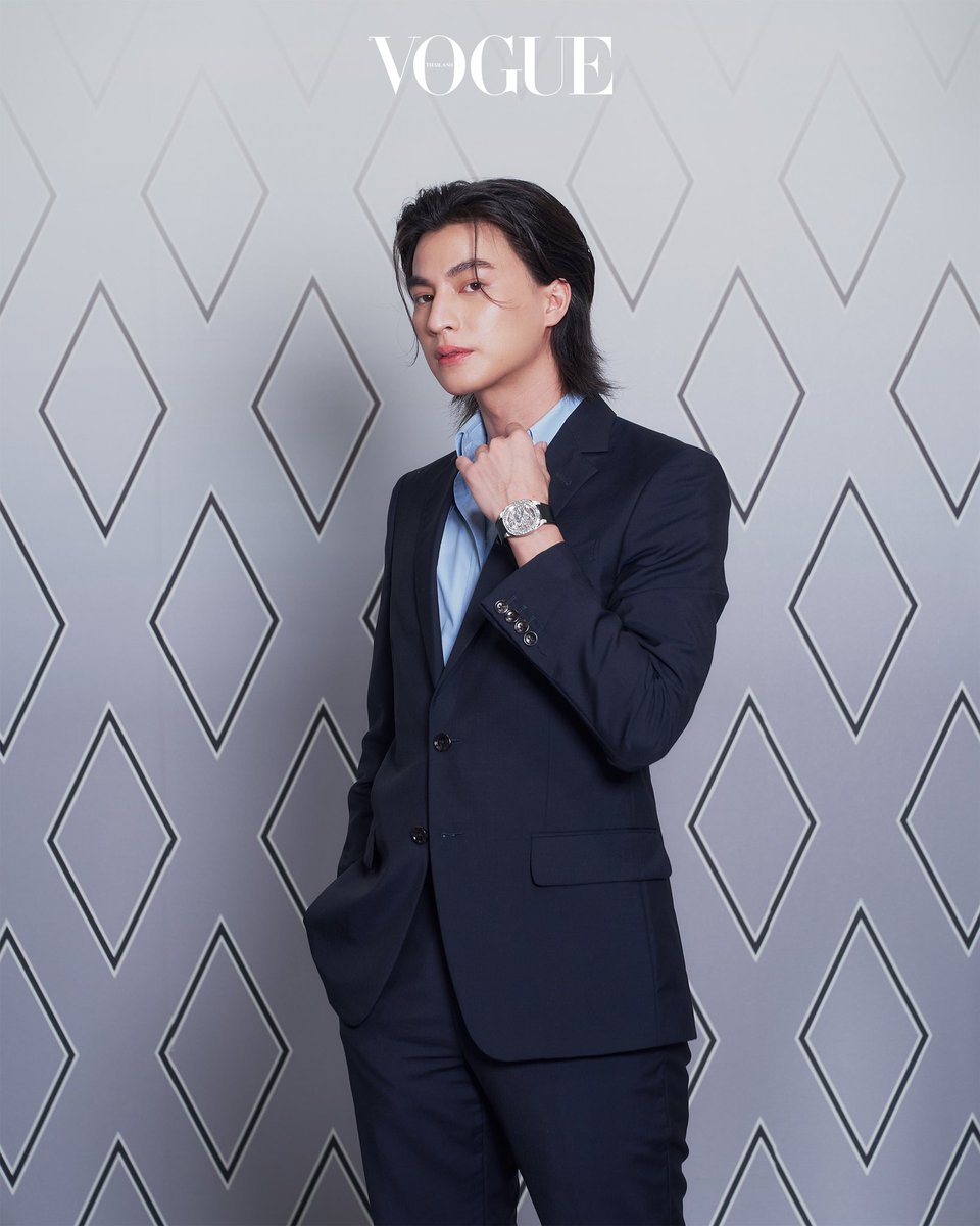 VogueThailand's tweet photo. “กลัฟ-คณาวุฒิ” @gulfkanawut กับการนำเสนอนาฬิกาชั้นสูงในงาน “Gucci Art Lab” ของแบรนด์ @gucci #Gucci #GuccixGulfKanawut  

#VogueReports https://t.co/mNXg2mEhxq