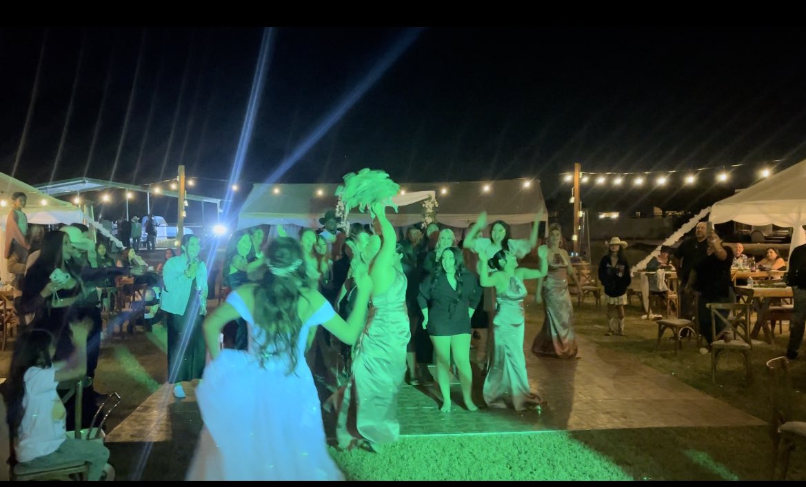 I wish I had more pictures of this amazing night 🤍✨