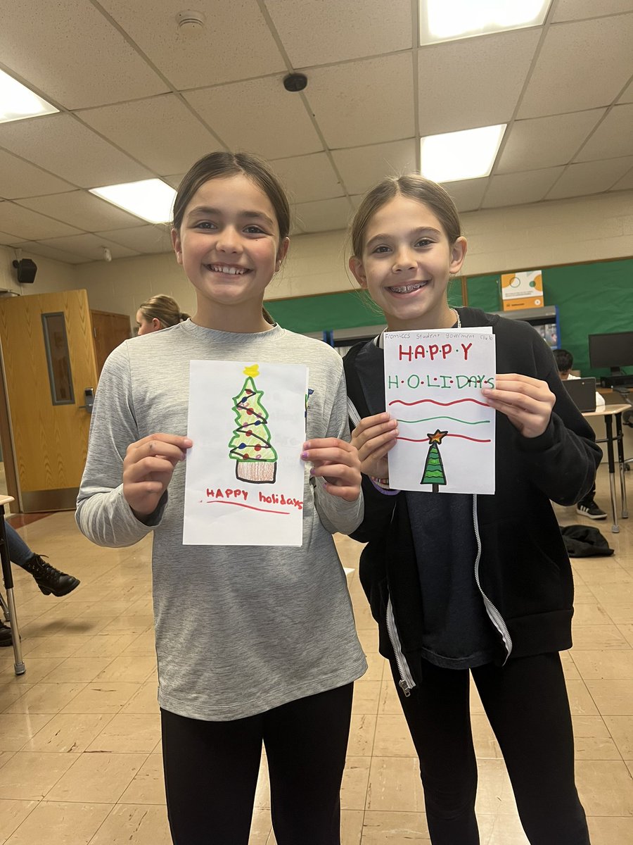 CCSStudentGov's tweet photo. We are so excited to share holiday spirit with police officers around New York State! 💙👮🏻♂️🫶🏼 @BeyondTheBdgeNY #cardsforcops https://t.co/UsIk3FQLlo