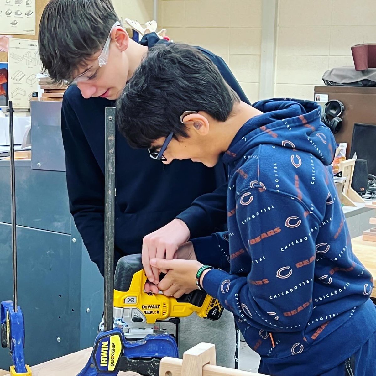 VJAWoods's tweet photo. Work day #1 &amp; #2 for our Pickle-Ball partnership program with Woods and Ultima students. Love seeing all the kids hard at work! @AndrewHS_d230 https://t.co/nWOiYVCVAj