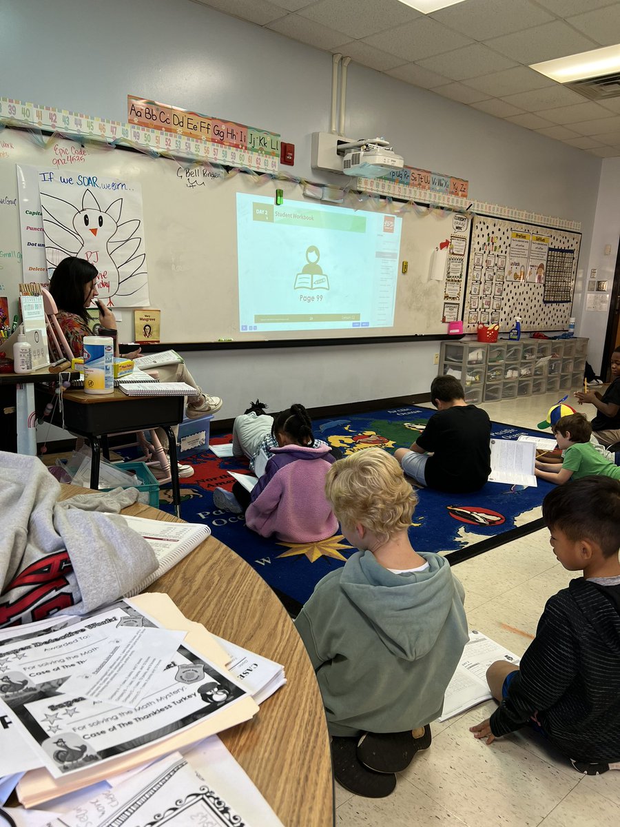 Mrs. Rhodes and her second graders showing their knowledge with vowel teams this week during @95percentgroup instruction! I loved seeing these students make connections to their previous learning during today’s lesson! @RiverEves 🦅 @d_kinoshita1 @KCWilliamsFCS #everychildreads