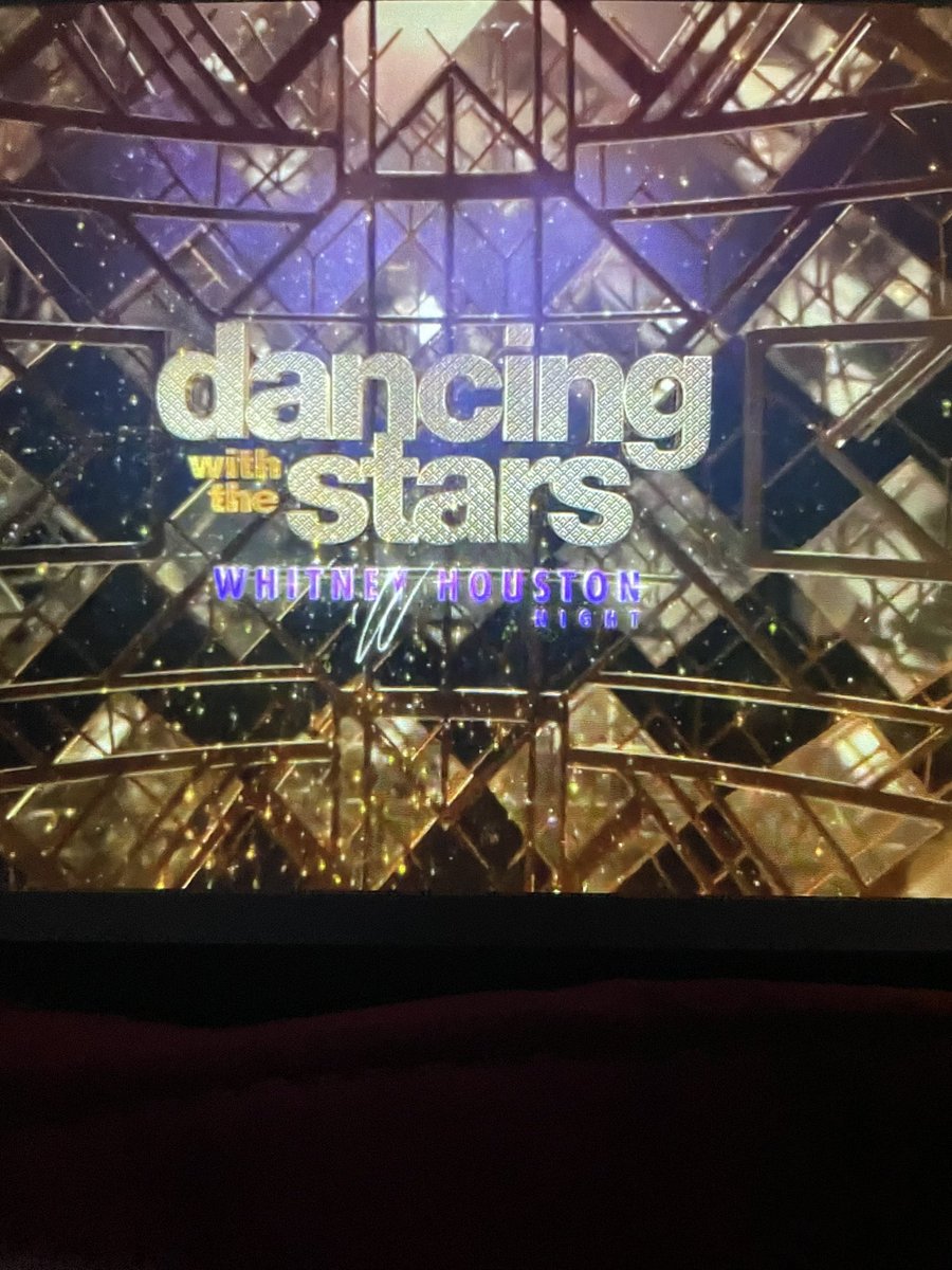 PinkBritt010992's tweet photo. #DWTS #TeamJason #TeamAlyson #TeamBarry #WhitneyHoustonNight https://t.co/kZzDBjK7QR