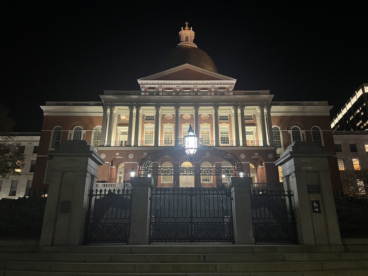 New: Senate passes a $2.8 billion closeout supp with $250 million in shelter money but without House stipulations that the funds be used for overflow shelter etc. The chambers have a little over 24 hours to work out the differences before formal sessions end #mapoli