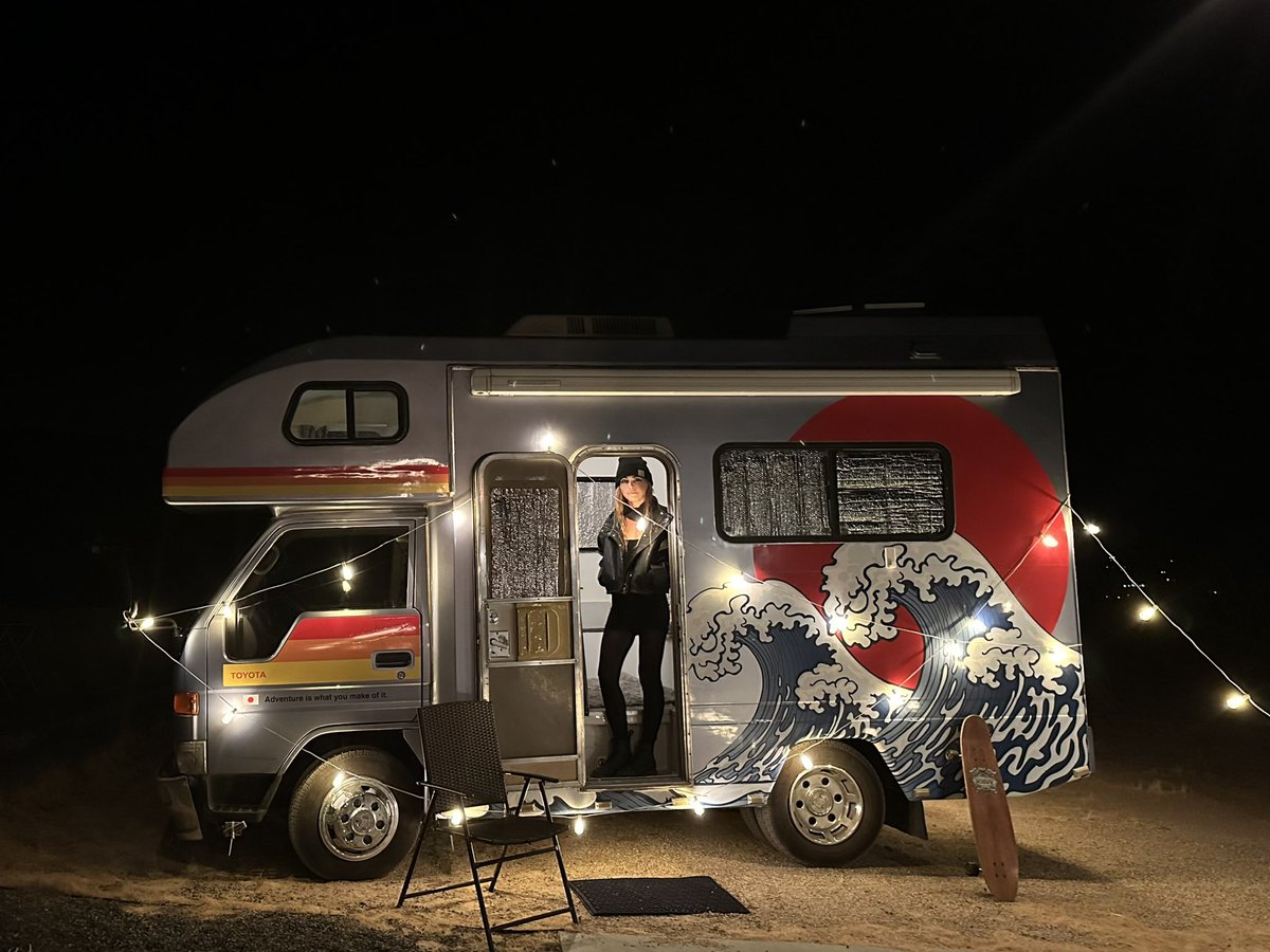 islayjoy's tweet photo. Me: “don’t look at me”
Also me: 

#jpvan #japaneseimport #vanbuild #vanlife #vanconversion https://t.co/9VJqwjrBnK