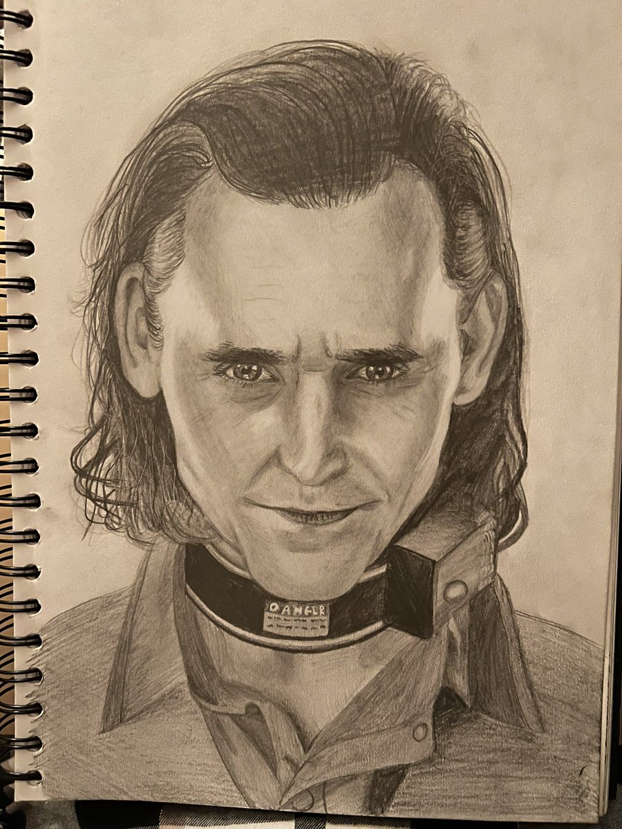 maddipeacock_'s tweet photo. A drawing I did 6 months ago vs today… progress 🥰 #art https://t.co/JzdixqQTJJ