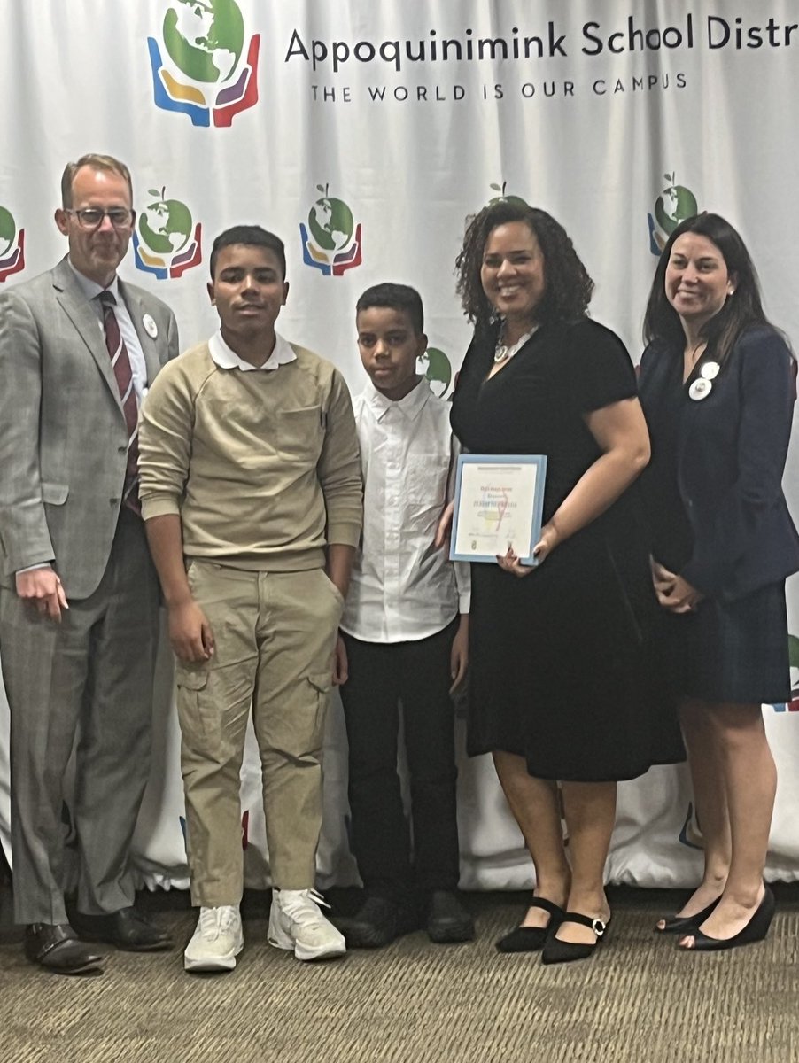 Everett Meredith Middle School tweet media