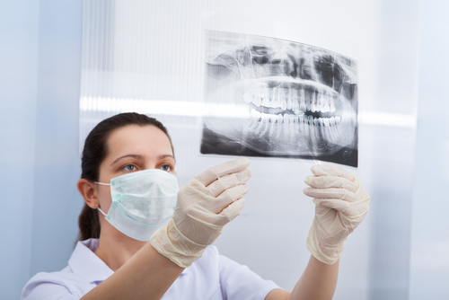 RiiliStudio's tweet photo. Qual è la differenza tra dente erotto, semi incluso e incluso?
Contatta il tuo dentista per avere maggiori informazioni su come prenderti cura al meglio della salute di ogni dente!
#SaluteOrale #DentiInclusi #DentiSemiInclusi #ChiediAlDentista
#StudioDentisticoRiili
#ANDI https://t.co/A4NwLEqGdg
