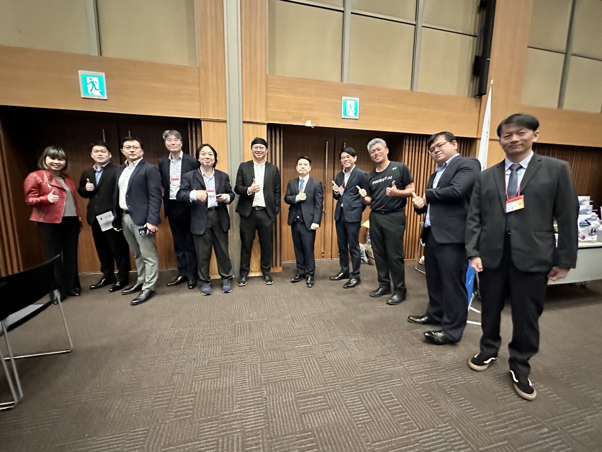 StarFabx's tweet photo. 🇯🇵 #CIAT &amp; StarFab led 12 Taiwanese startups to participate 2023 Cloud Computing Day Tokyo. More than 200 people from the industry came and exchange information. We look forward to link the world, lead to growth. #CIATaccelerator #Startup #StarFab  🌐 https://t.co/s3IetCACtP