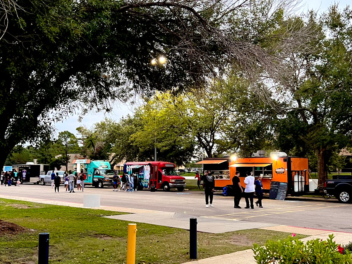 Nimitz’ College and Career Fair was a HUGE success! Check us out! Our families and students came, saw, and learned about choices and opportunities right at their fingertips! The journey starts now! 
💙💛 <a href="/AldineISD/">Aldine ISD</a> <a href="/MrWStewart/">Walter Stewart</a> <a href="/AngelaMcGee08/">Angela McGee</a>