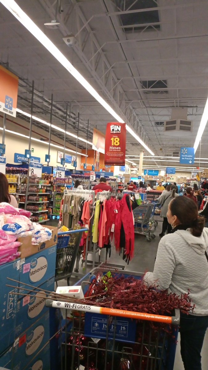 GsusRodriguezC's tweet photo. A nuestoros amigos de @WalmartMexico me gustaría preguntarles cuál es su política de apertura de cajas  ?

Es decir , cuántas personas debemos estar esperando para que aperturen una nueva caja de cobro ? https://t.co/0DxVGloSRQ