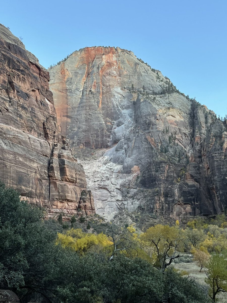 BIG rockfall at @ZionNPS today. Missed seeing it firsthand by maybe 30 minutes, but lots of dust in air. Looks like Cable Mountain again, like 2019. Weeping Rock closed until further notice according to official alert. #parkchat #zion #nationalpark #rockfall #geology #utah