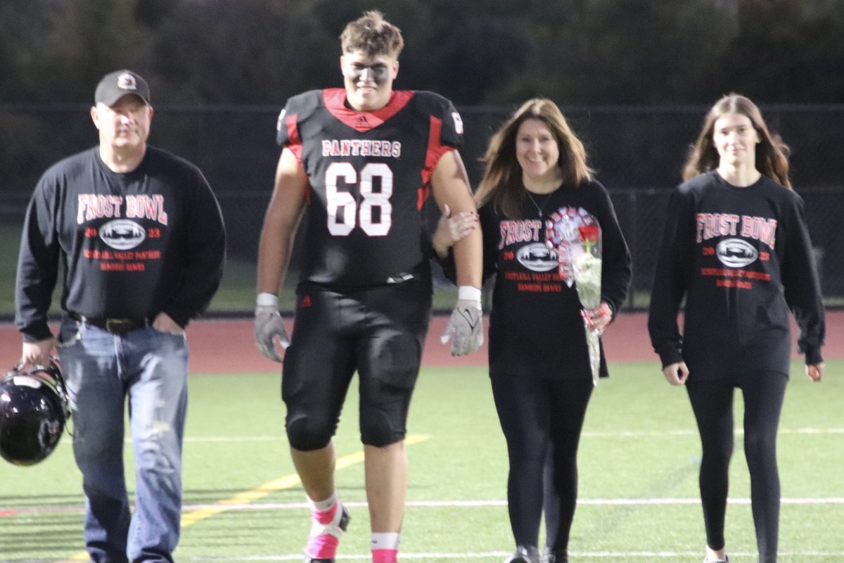 toby_wysocki's tweet photo. Well Big Sock #68, Senior season in the books! You boys made some incredible moments and history! Thanks for memories son,  SV football team and coaches! #pancakemaster https://t.co/vdEMg8f1Yv