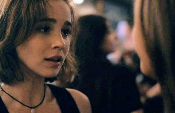 coldjands's tweet image. Ava thinking she's in love // ​​Ava discovering true love