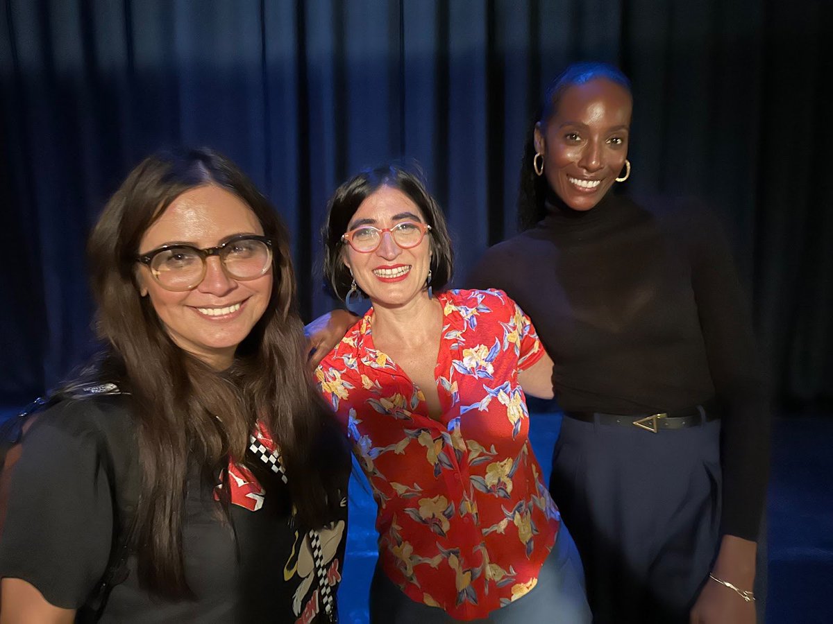 You have no idea the kinda shit we talk backstage! #comedians @zainabjohnson @cristela9