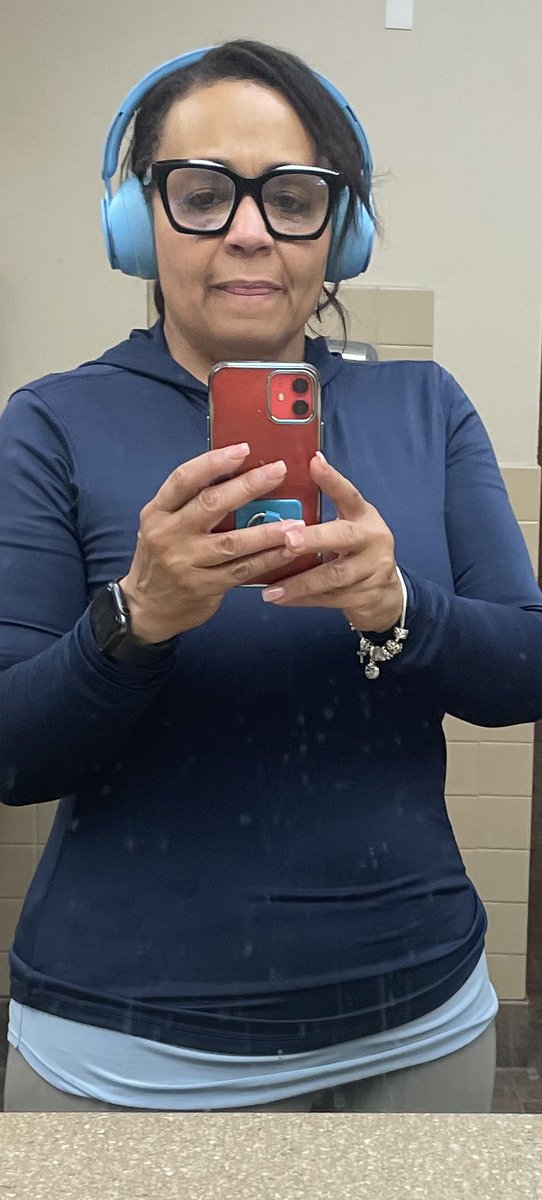 mariearnmen's tweet photo. Accountable to myself….got too much left in me
To neglect myself anymore. #transformationfromtheInsideout https://t.co/sI2MbA4eda