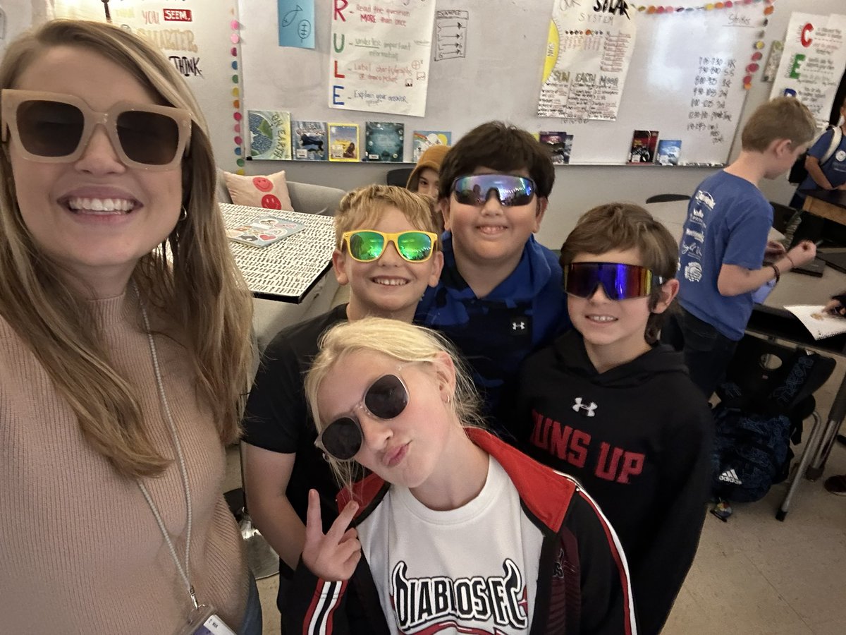 Mrs. Jones tweet media