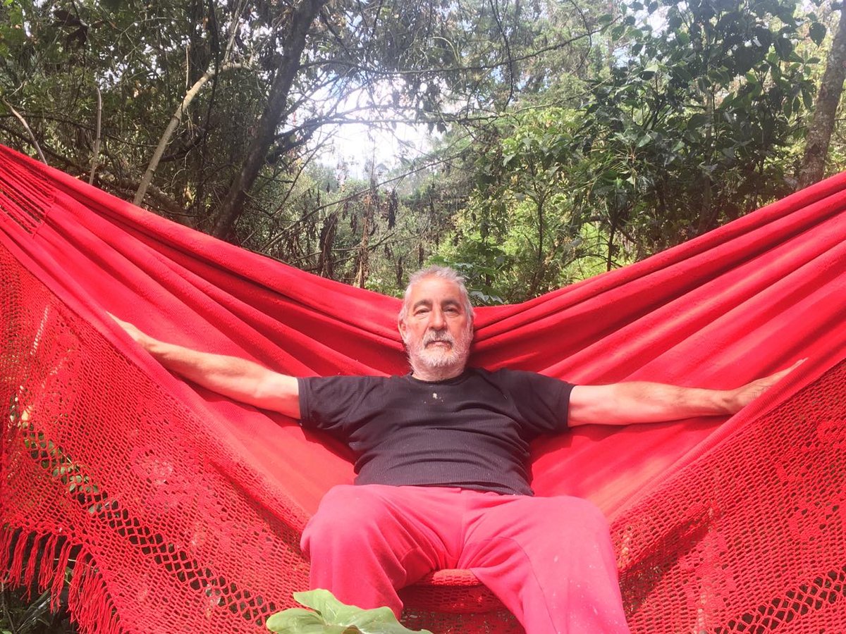 No miente el corazón. Vida eterna para mi/nuestro querido, pervertido, descarado, descarnado, dulce y furioso Maestro #RubenDiPietro 
Filas de actores moldeados a golpes y caricias te damos grandes gracias y te llevamos en cada personaje. Buen viaje.